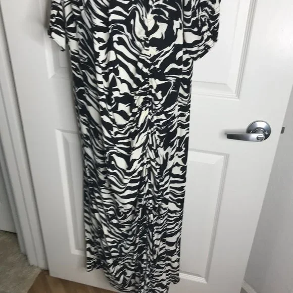NWT H&M Women's Animal Print Dress Black/White ~ Size XL - Picture 4 of 7
